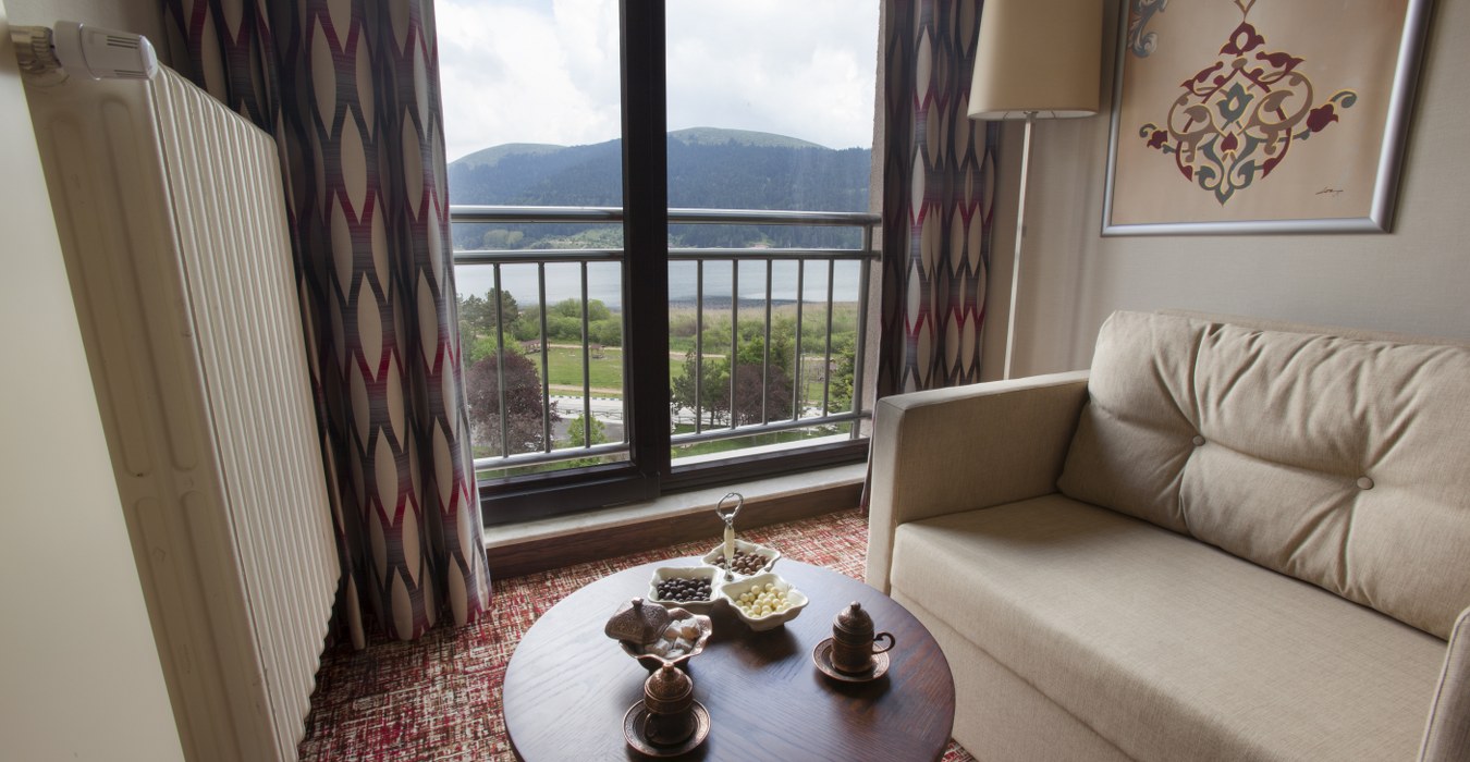 Suite Room with Lake View | Abant Palace Hotel