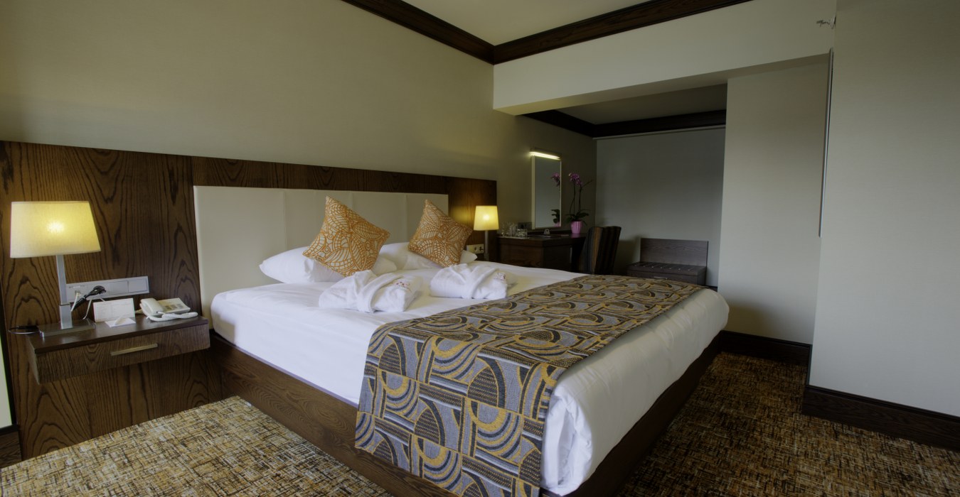 Suite Room with Lake View | Abant Palace Hotel