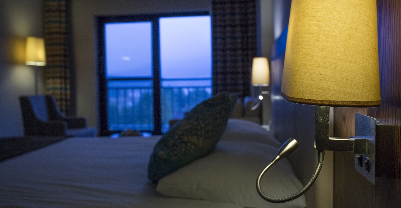 غرفة فاخرة مع إطلالة على البحيرة  | Abant Palace Hotel