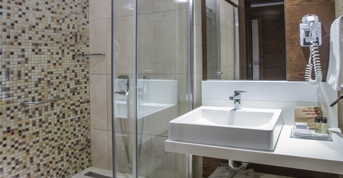 غرفة فاخرة مع إطلالة على البحيرة  | Abant Palace Hotel