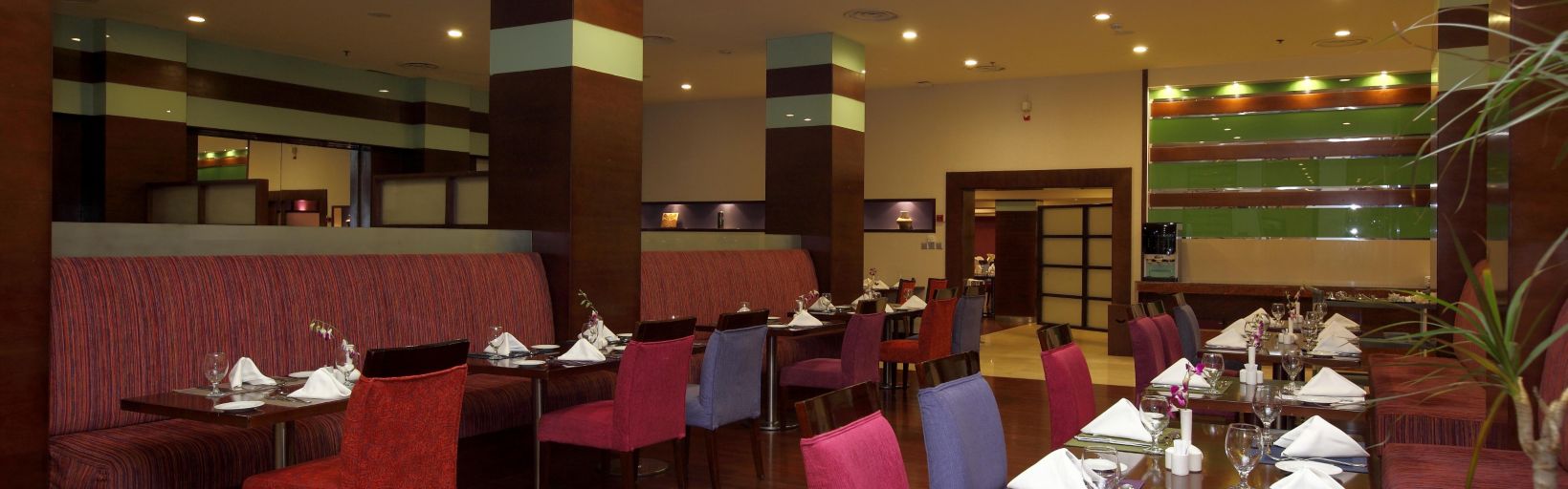 مطعم | Holiday Inn Al Qasr Riyadh  مطعم | Holiday Inn Al Qasr Riyadh
