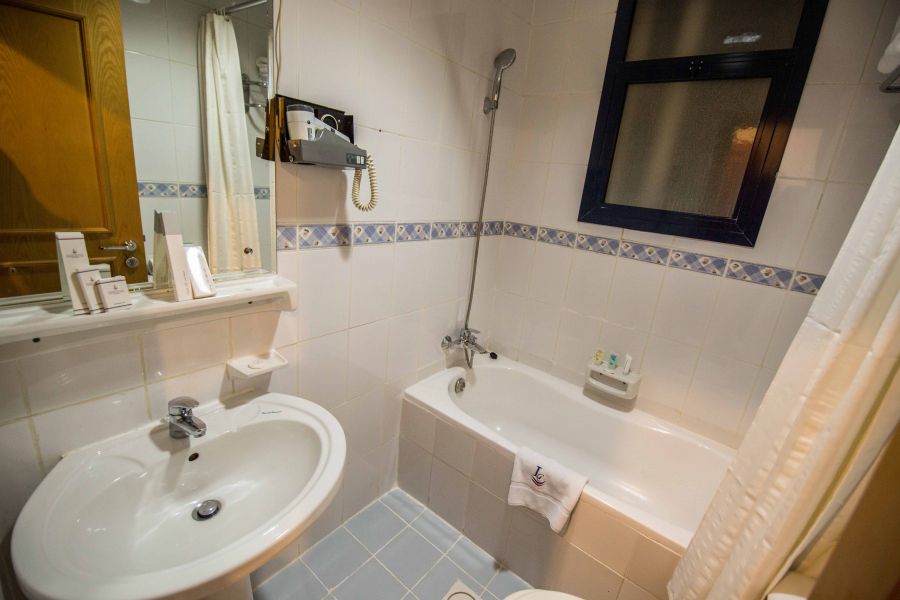 BATHROOM-(1).jpg