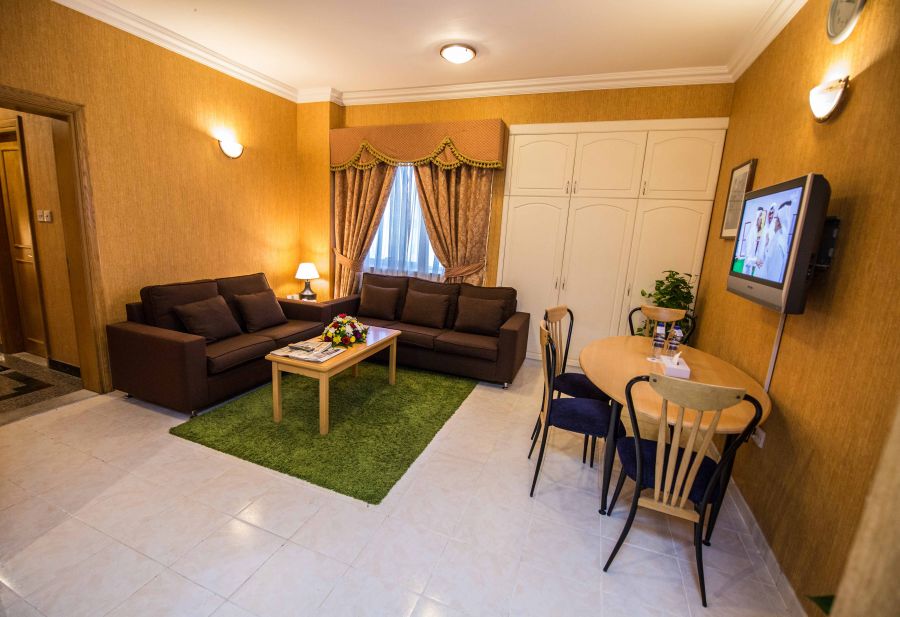 LIVING-ROOM-ON-1-BR-(4).jpg