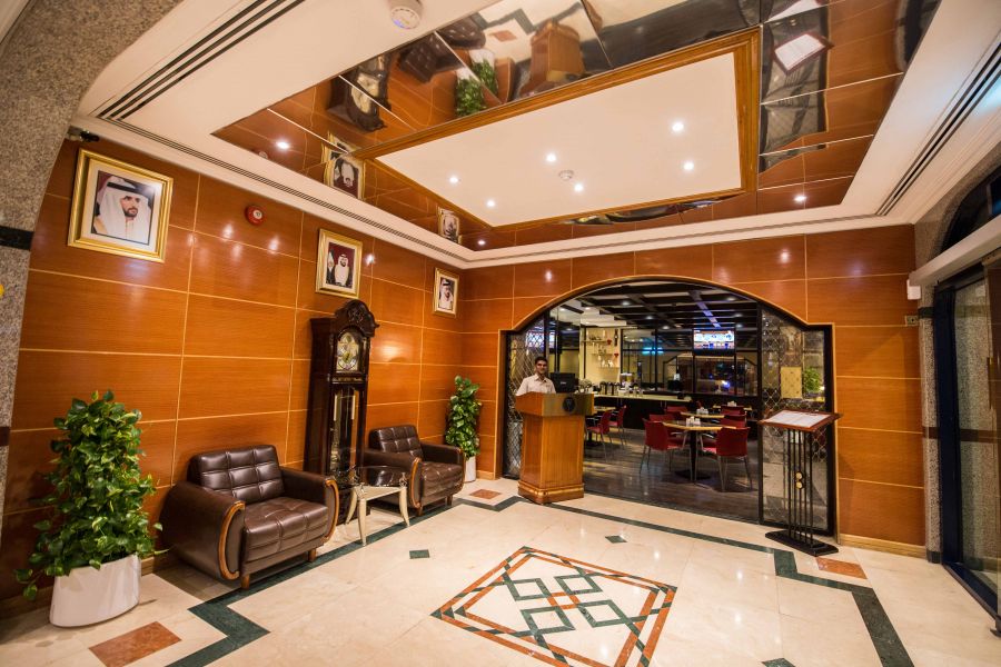 RESTAURANT-ENTRANCE.jpg