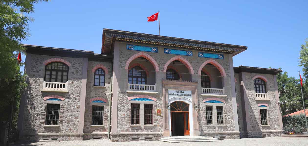 ii__tbmm_-_cumhuriyet_muzesi.jpg