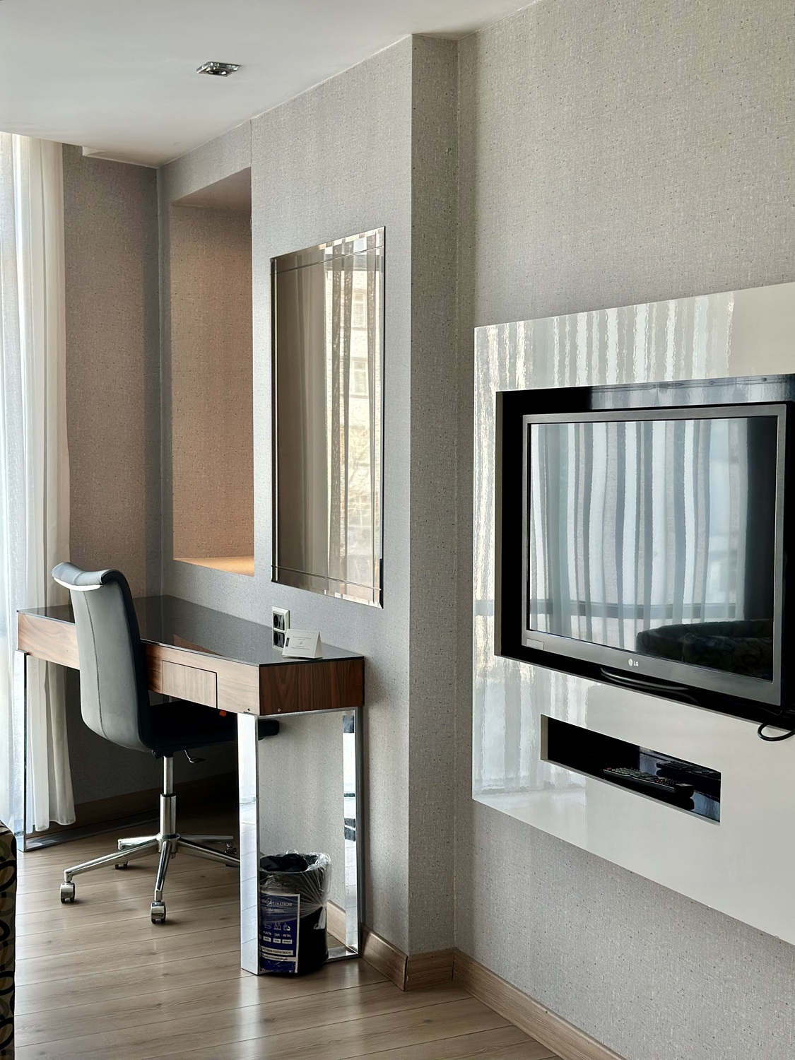 Suite Room Image 5