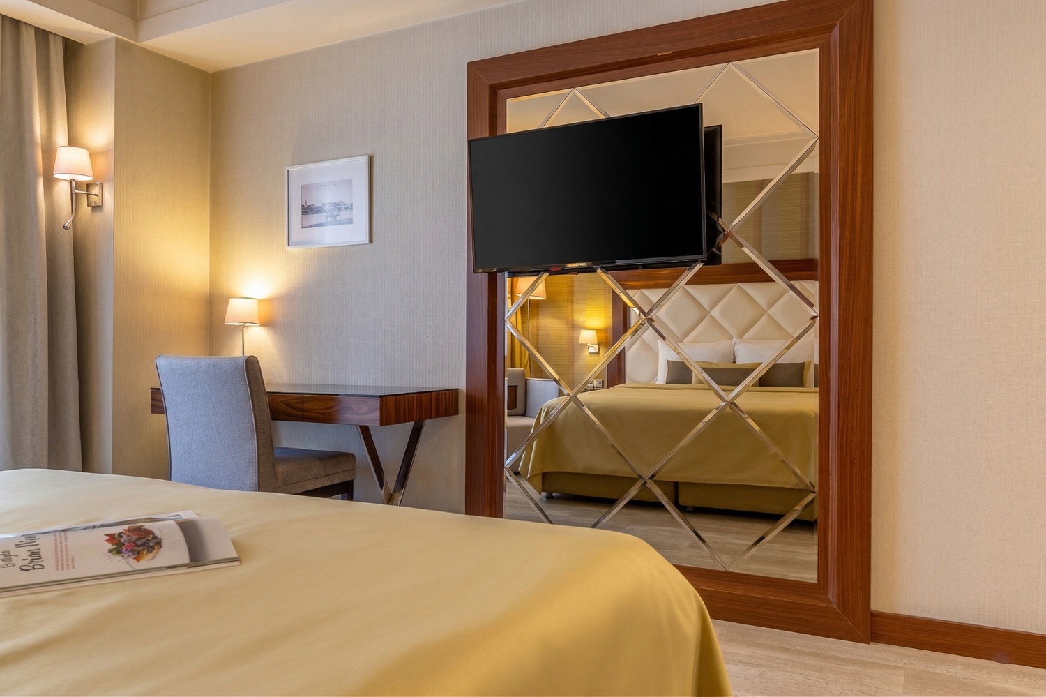 Standard Double or Twin Room Image 9