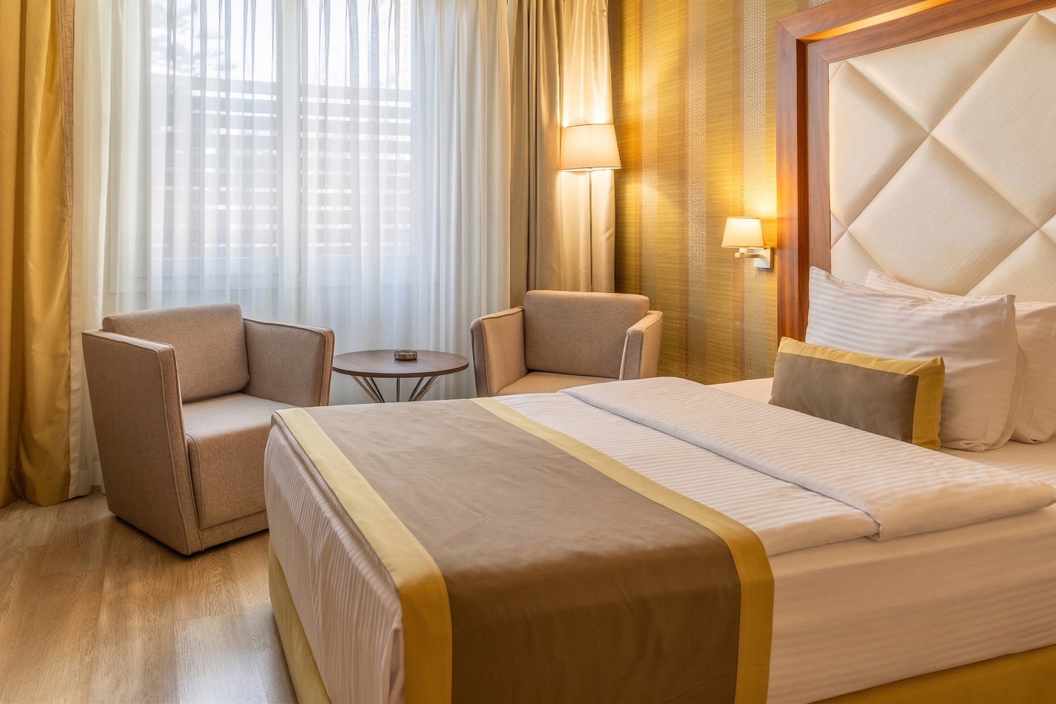 Standard Double or Twin Room Image 8
