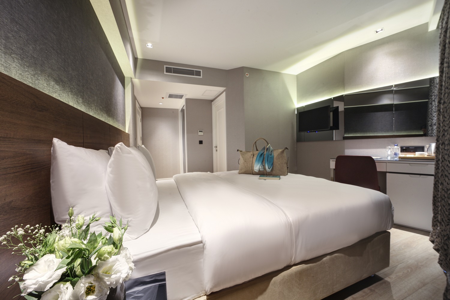 Standard Double or Twin Room Image 4