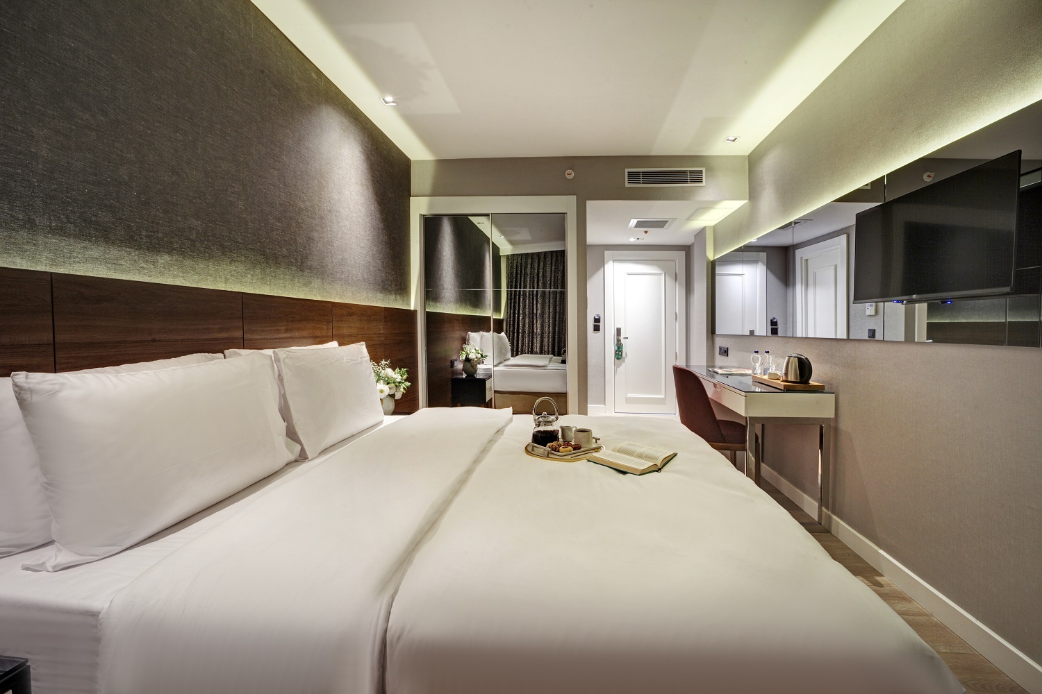 Standard Double or Twin Room Image 1