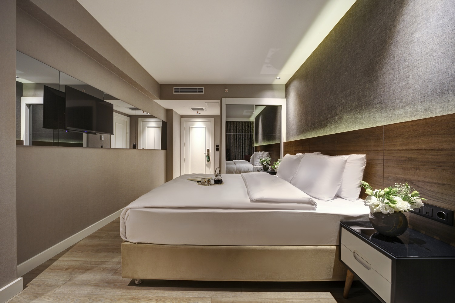 Standard Double or Twin Room Image 2